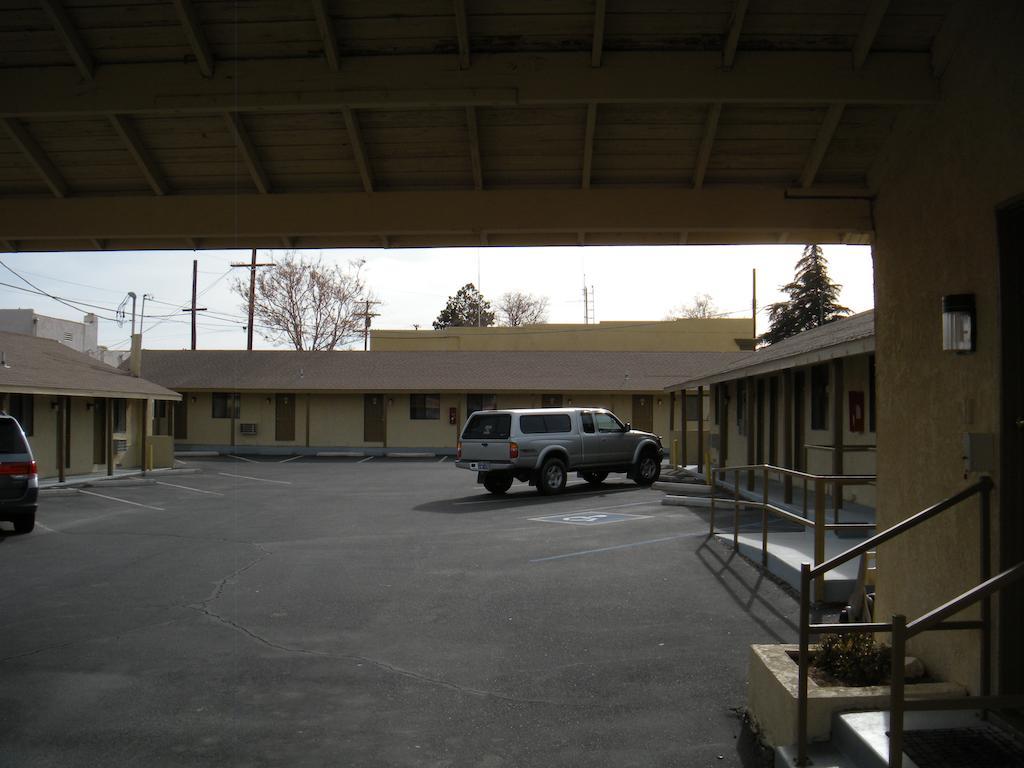 Lone Pine Budget Inn Exteriér fotografie